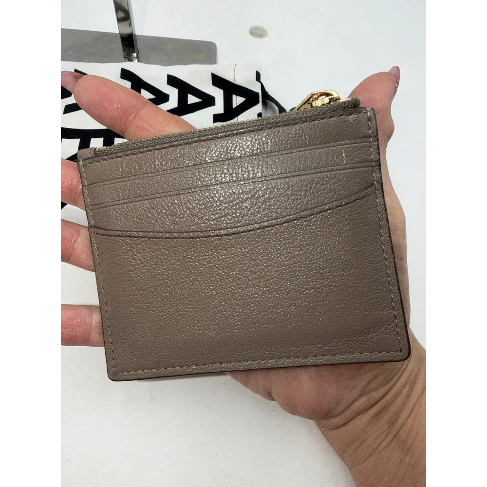 Marc Jacobs Top Zip Multi Wallet Taupe Leather Card Case Gold Hardware NYC 1984
